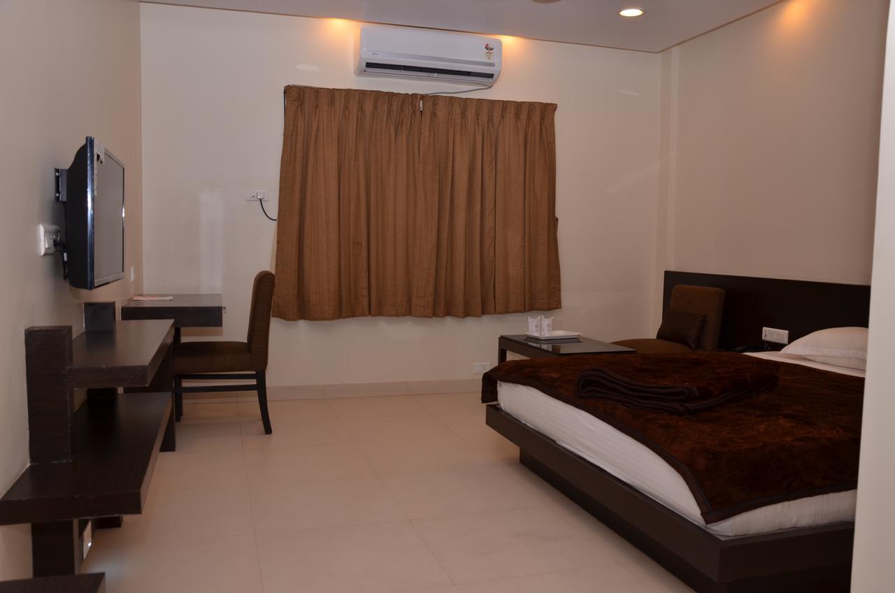 Mohini Royal Hotel Jharsuguda Bagian luar foto