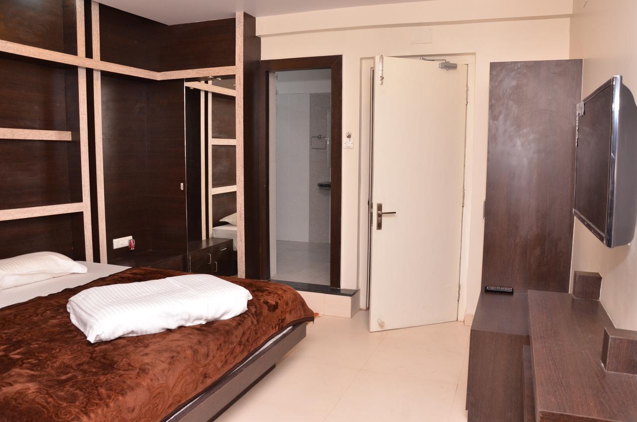 Mohini Royal Hotel Jharsuguda Bagian luar foto