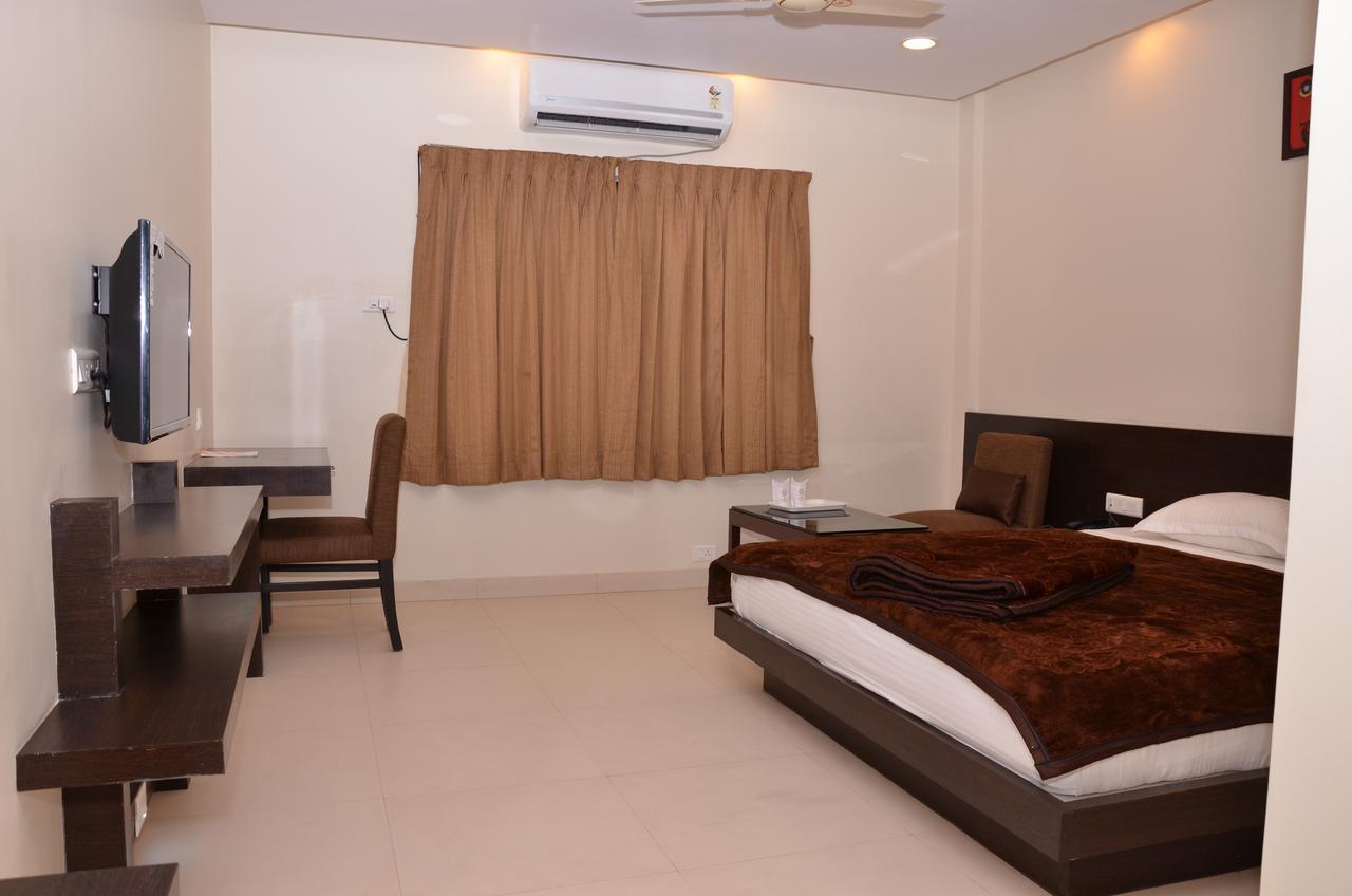 Mohini Royal Hotel Jharsuguda Bagian luar foto